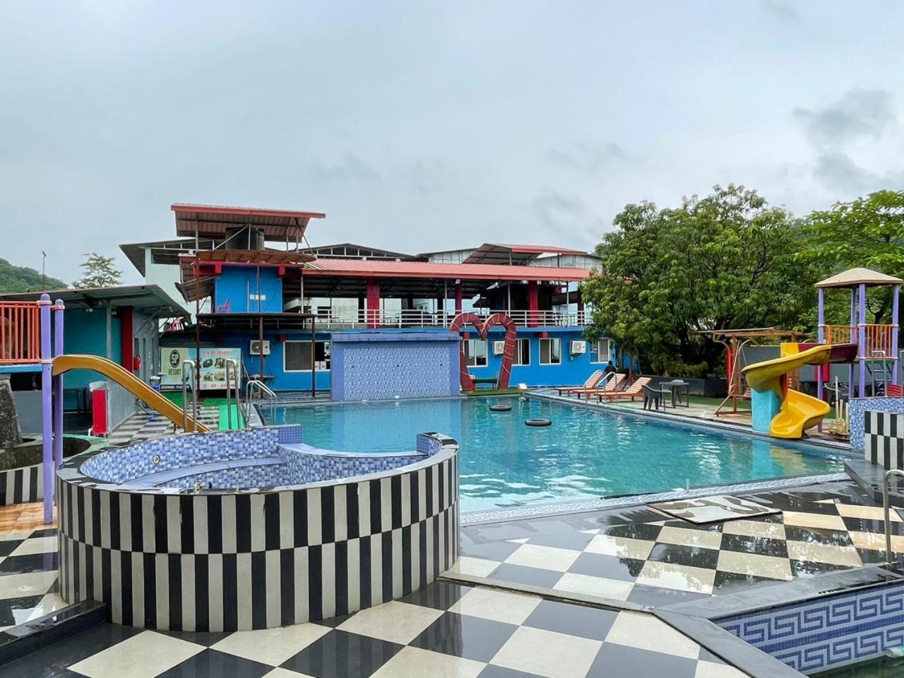 Wayfare Sp Resort Панвел Екстериор снимка